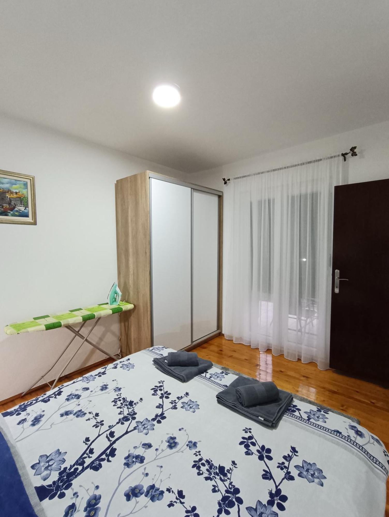 Entire House Floor - 2-Bedroom Cozy & Peaceful Apartment Podgorica Exterior photo